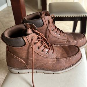 Barely worn Levi boots!